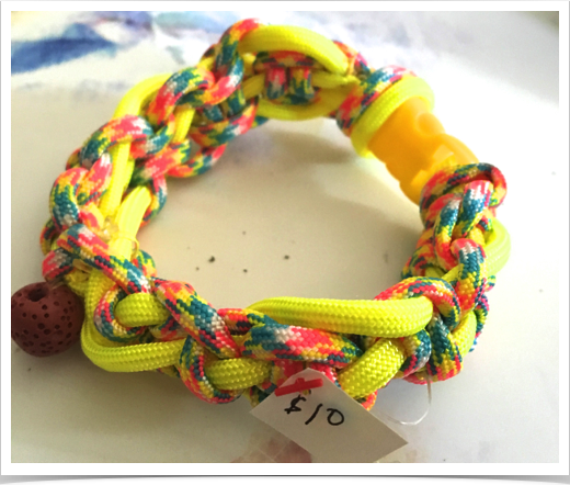Paracord Bracelet
With lava bead for aromatherapy